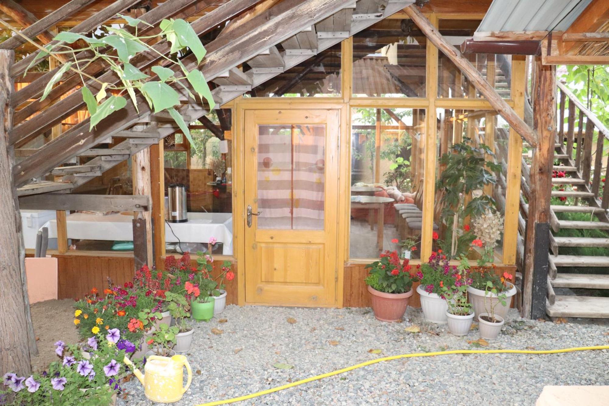 Happy Nomads Yurts & Hostel Каракол Екстер'єр фото