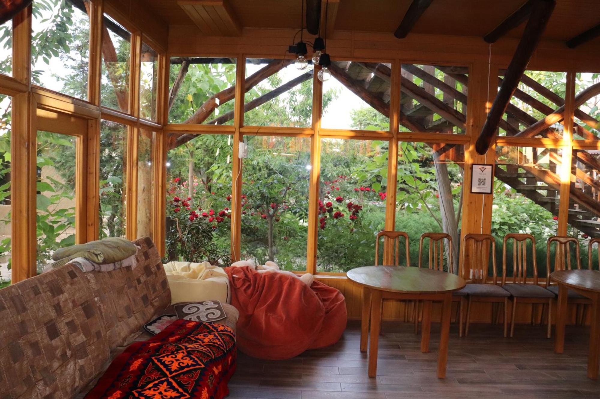 Happy Nomads Yurts & Hostel Каракол Екстер'єр фото