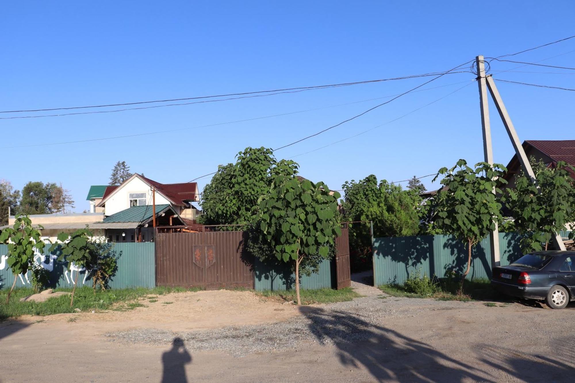 Happy Nomads Yurts & Hostel Каракол Екстер'єр фото