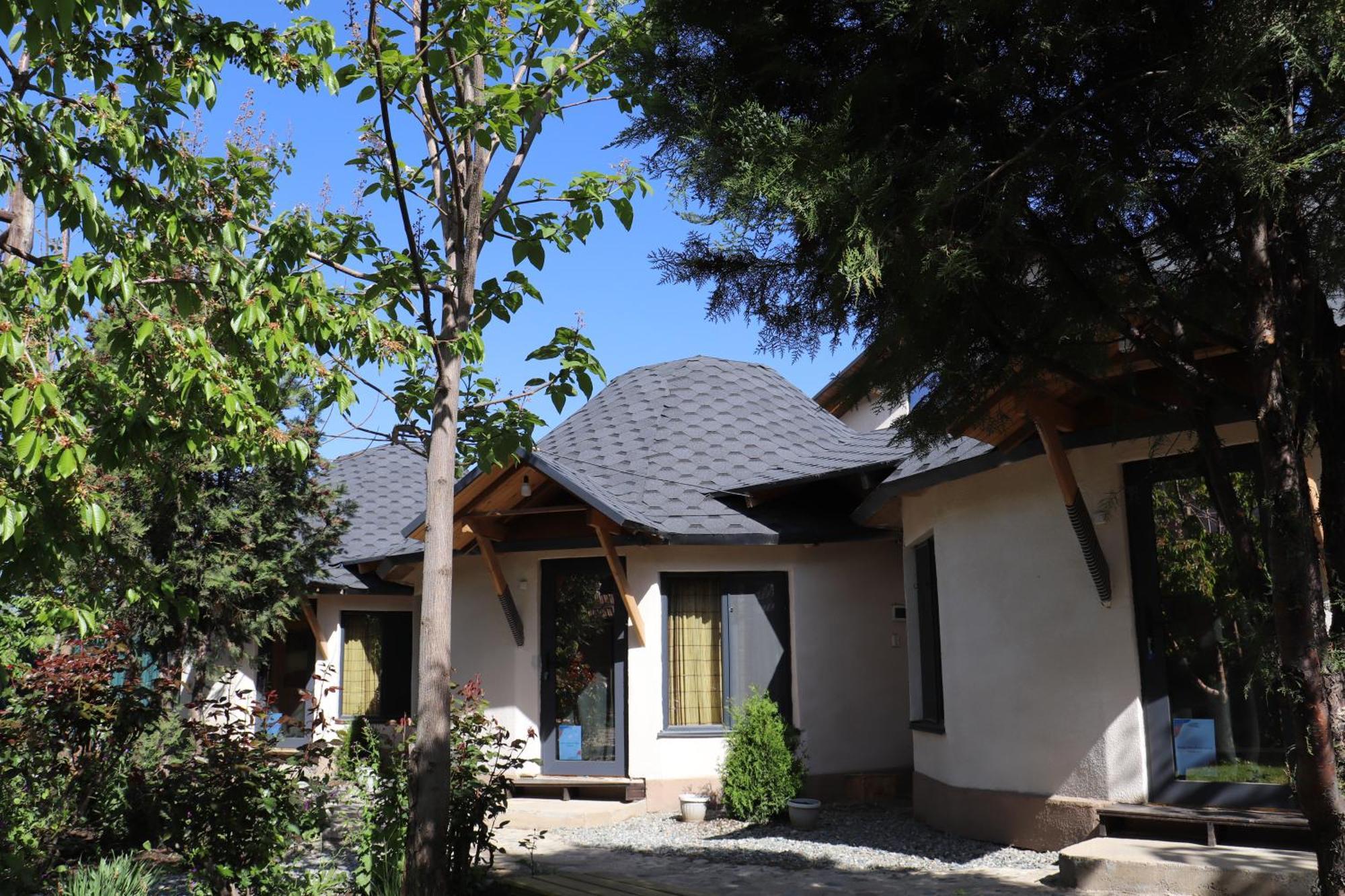 Happy Nomads Yurts & Hostel Каракол Екстер'єр фото